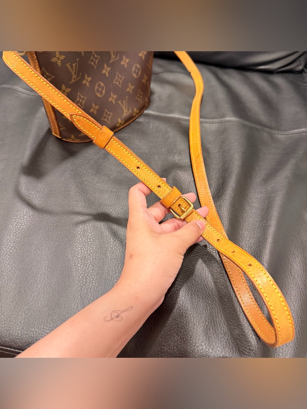 Authentic Louis Vuitton Monogram Drouot Crossbody Bag - Picture 6 of 13